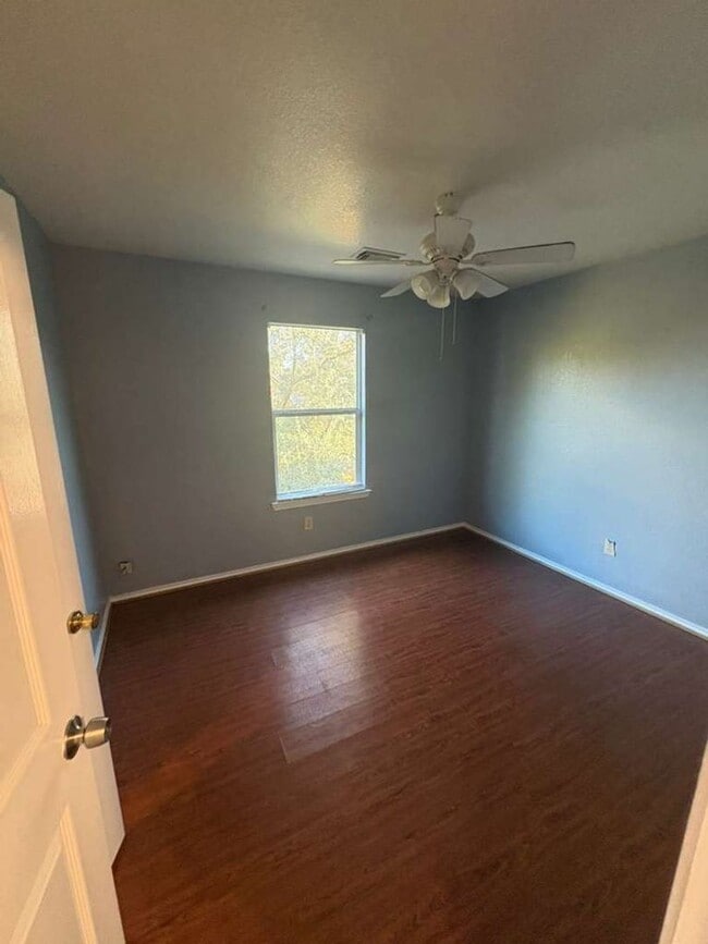 Building Photo - BREATHTAKING HOME!! VERY BEAUTIFUL IT WONT DISAPPOINT!