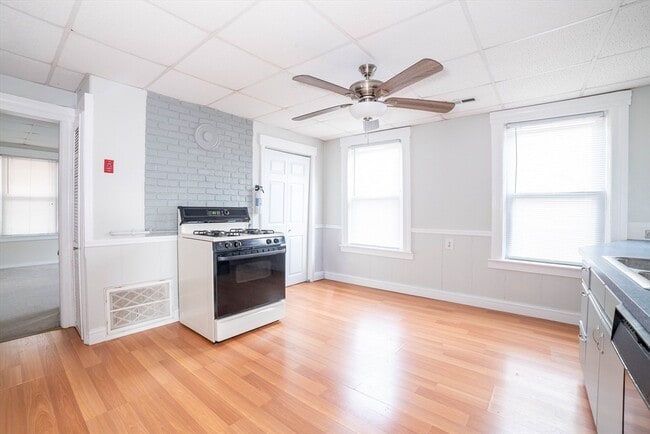 Building Photo - 18 Gage St