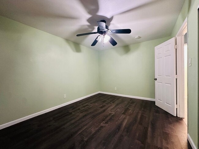 Foto del edificio - 761 N L St