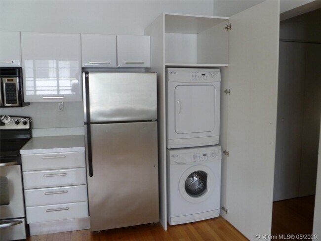 Foto del edificio - 850 Meridian Ave