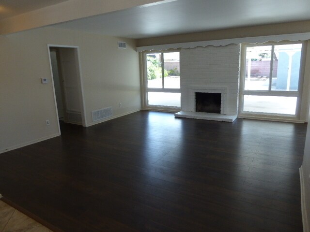 Foto del edificio - COMING SOON! Beautifully Remodeled Single-...