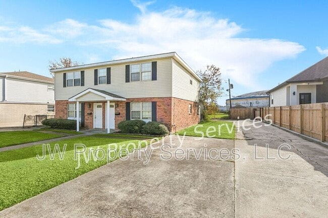 Foto del edificio - 2203-2203 Octavia Dr