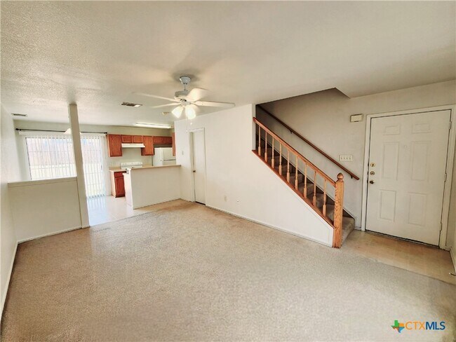 Foto del edificio - 5807 Redstone Dr