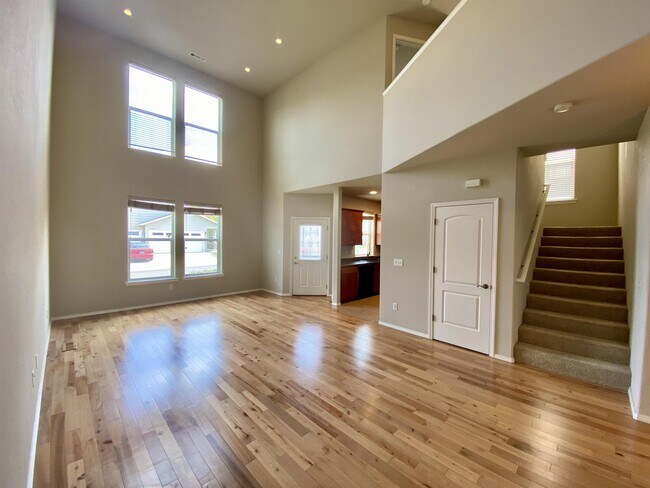 Foto del edificio - 3163 Forest Hills Dr