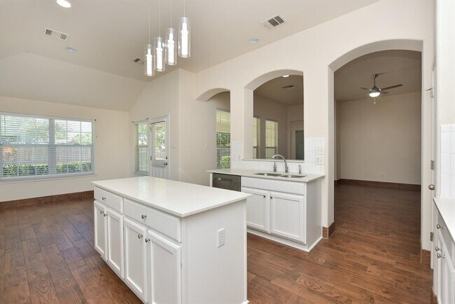 Foto del edificio - 6812 Tulloch Way