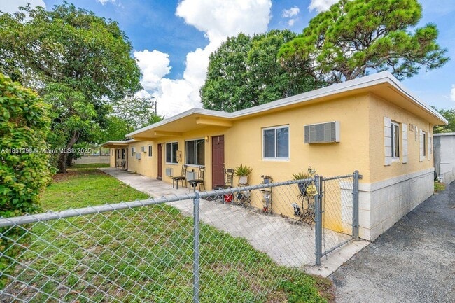 Foto del edificio - 1124 NW 2nd St