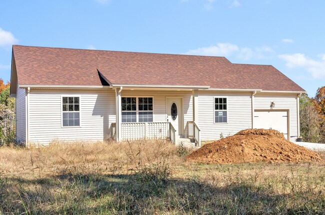 Foto del edificio - Beautiful Home For Rent in Country Like Setting!