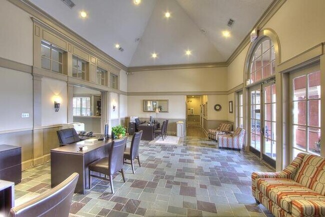 Foto del edificio - 6306 N MacArthur Blvd