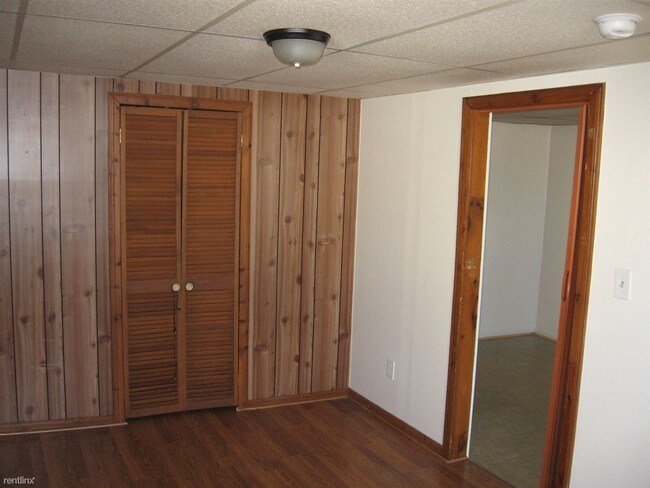 Foto del edificio - 1 br, 1 bath Triplex - 74 Hollis St Apt 2L