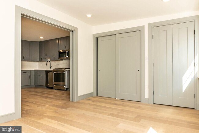 Foto del edificio - 327 S 16th St