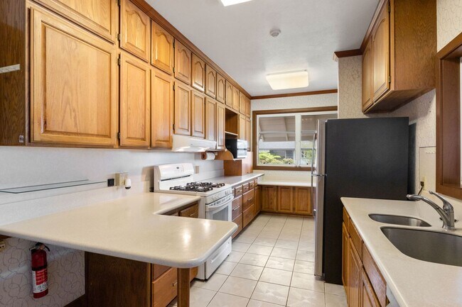Building Photo - 2910 Nanihale Pl