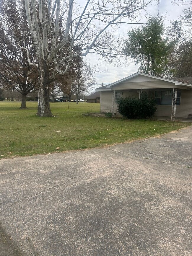 Building Photo - Contact Peggy Goodman 501 676 1758