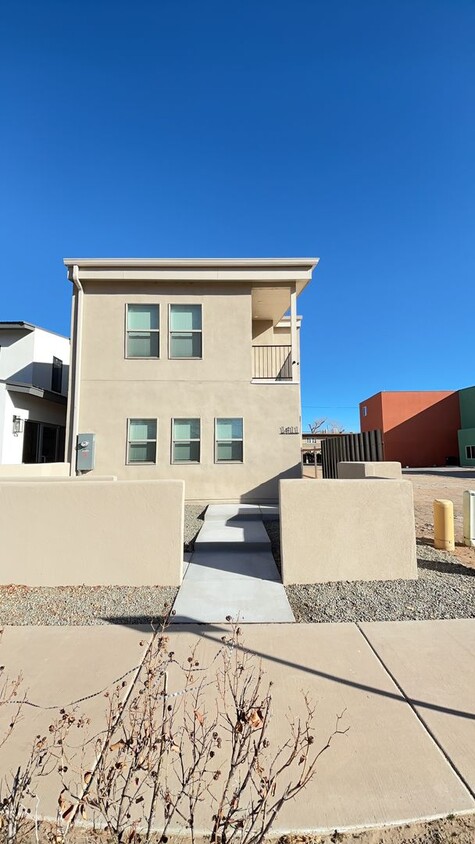 Foto principal - FOR RENT NOW!!! NEW CONSTRUCTION 3BED, 2.5...