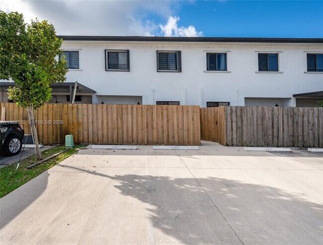 Building Photo - 13353 SW 250th Terrace