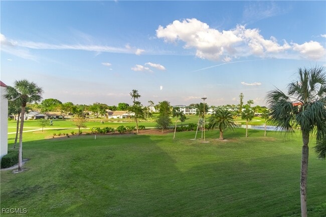 Foto del edificio - 7402 Lake Breeze Dr