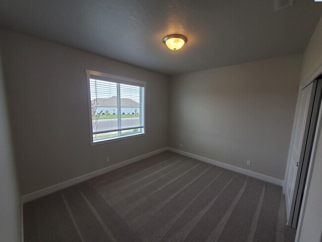 Foto del edificio - FOR RENT APPLE VALLEY ESTATES