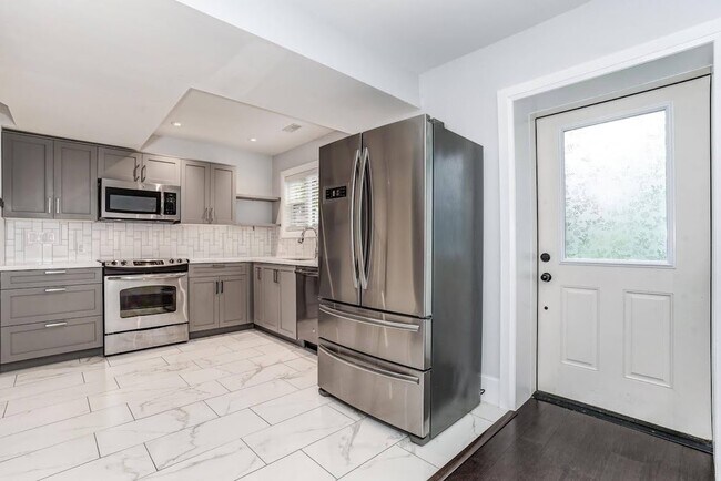 Photo du bâtiment - 254 STREET ANDREWS Ln