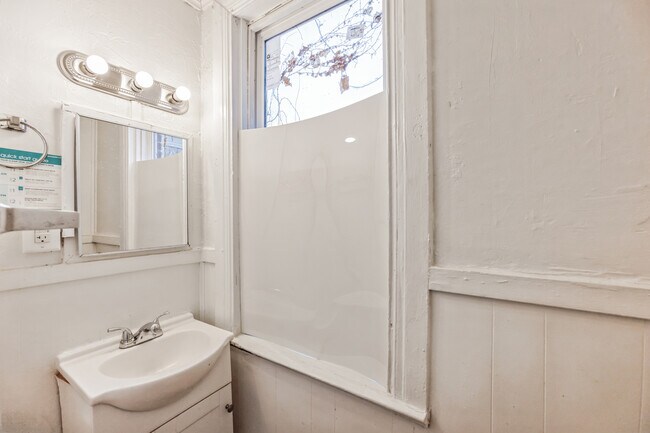 Foto del edificio - 657 W King St
