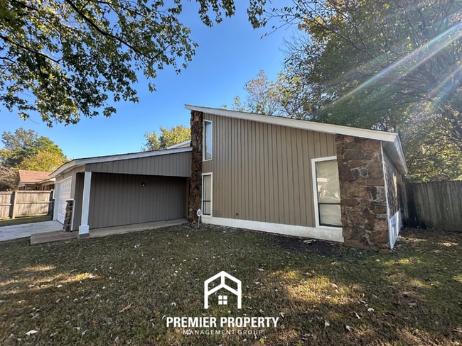 Building Photo - 4216 Rosewind Cir