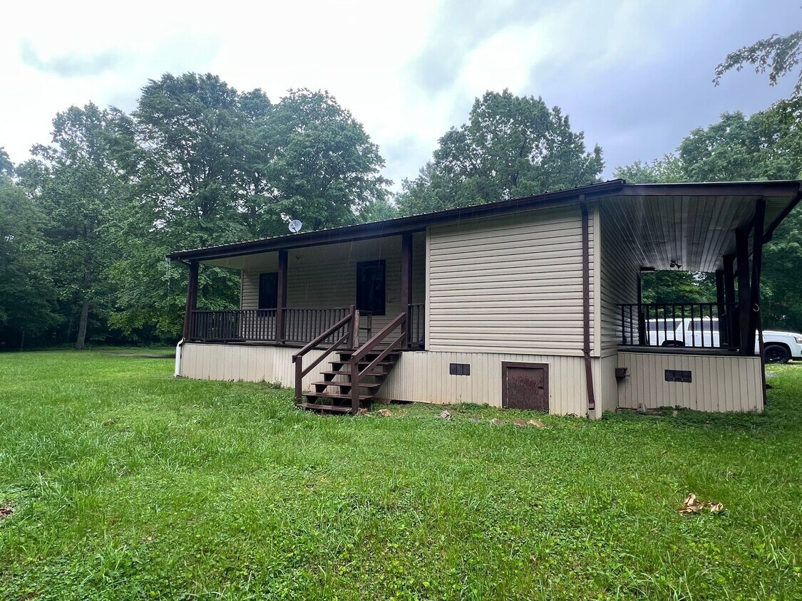 Primary Photo - 1 BED 1 BATH PRIVATE RETREAT!