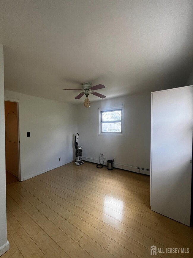 Building Photo - 31 Duclos Ln