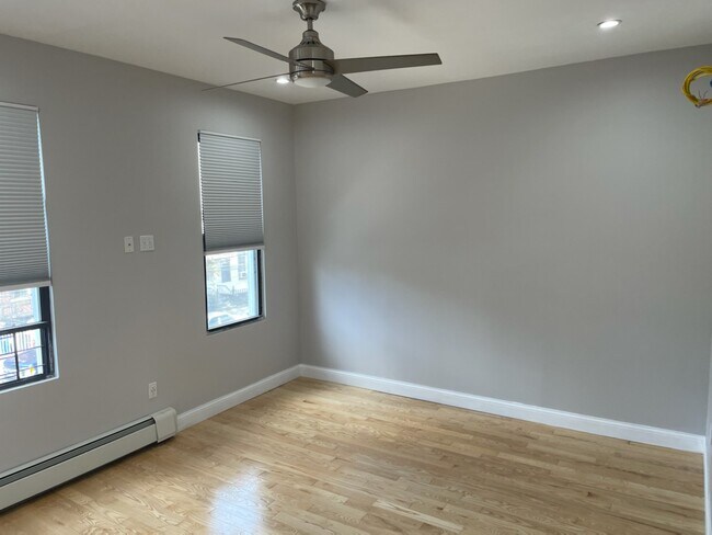 Master Bedroom - 269 Cleveland St