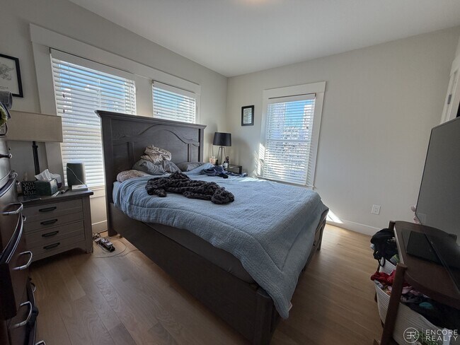 Building Photo - 208-210 Banks St. Unit 3