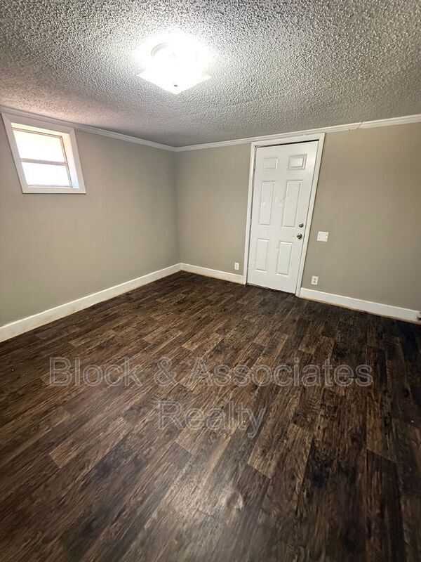 Building Photo - 210 Chaney Rd