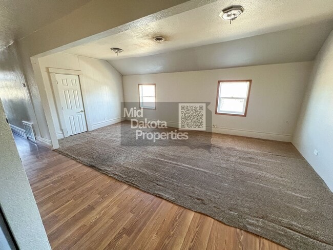 Building Photo - 821 E 7th Ave