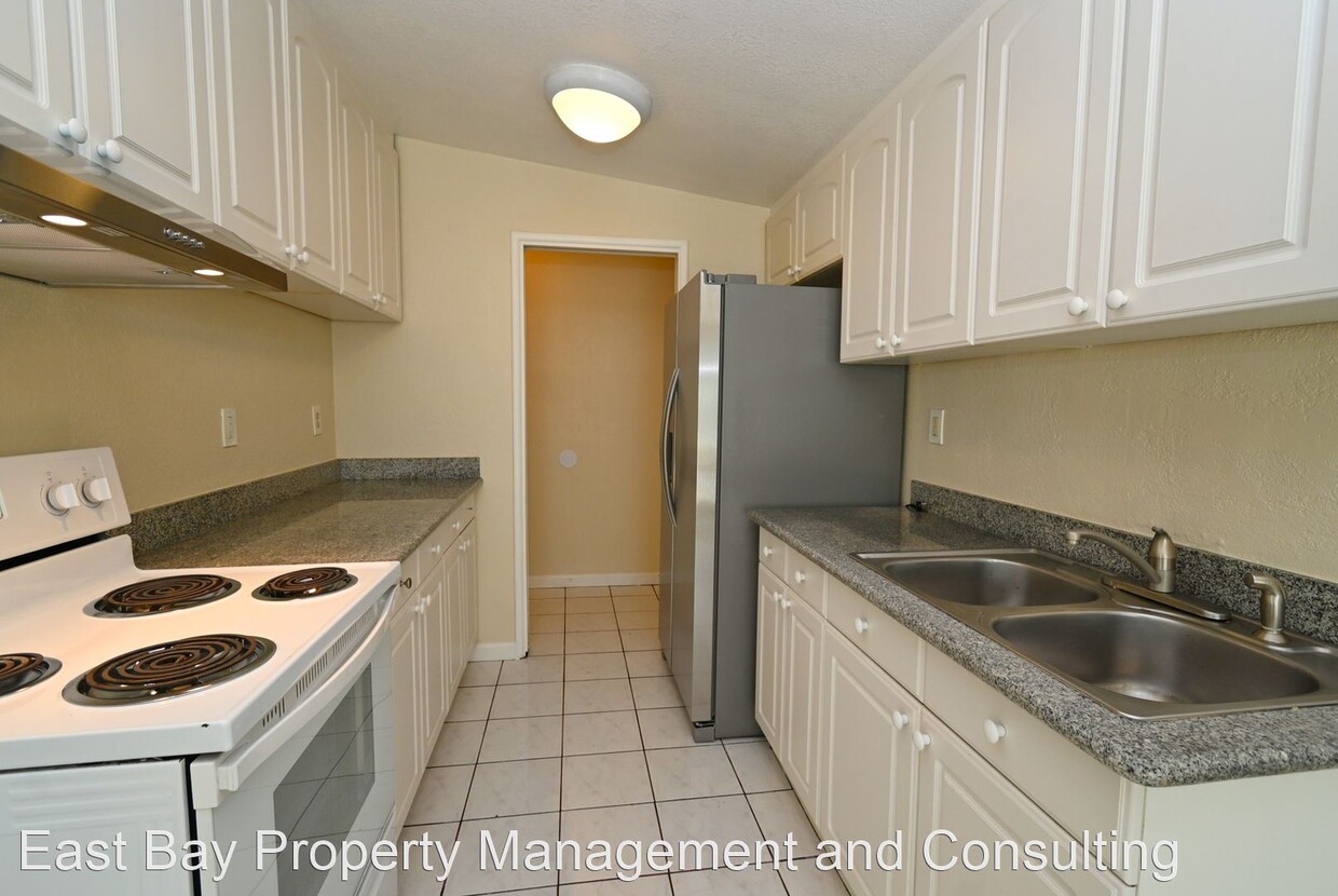 Primary Photo - 4 br, 2 bath House - 4374 Millard Ave.
