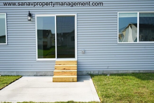 Building Photo - Your Dream Home Awaits You! A 4-Bed, 2.5 - Bath in Bondurant!