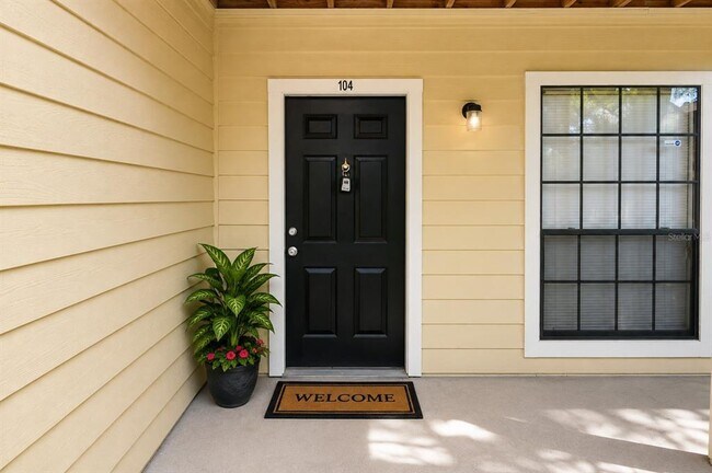 Foto del edificio - 8643 Mallard Reserve Dr
