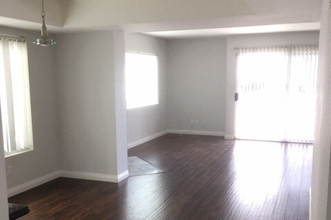Building Photo - 1267 Stoner Ave