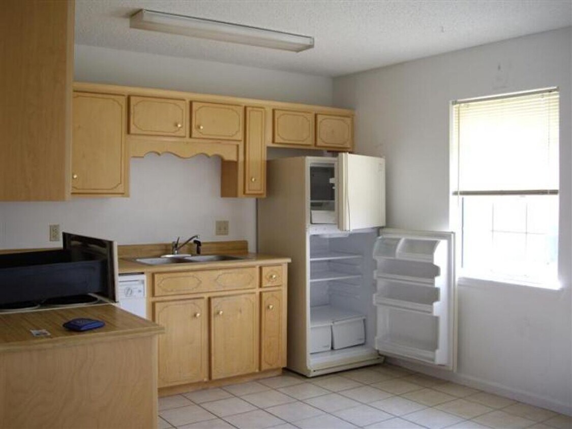 Foto del edificio - FOR RENT