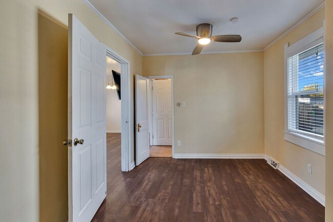 Building Photo - 4933 Irving St