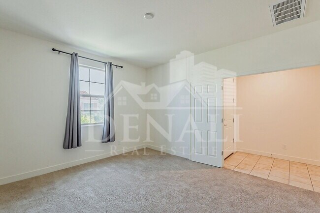 Foto del edificio - 10962 W Taylor St
