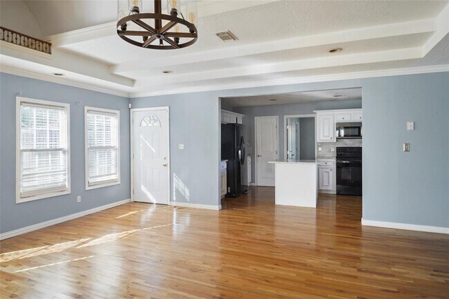 Building Photo - 7511 Buena Vista St