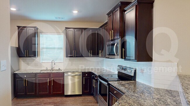 Foto del edificio - 705 Juneberry Dr