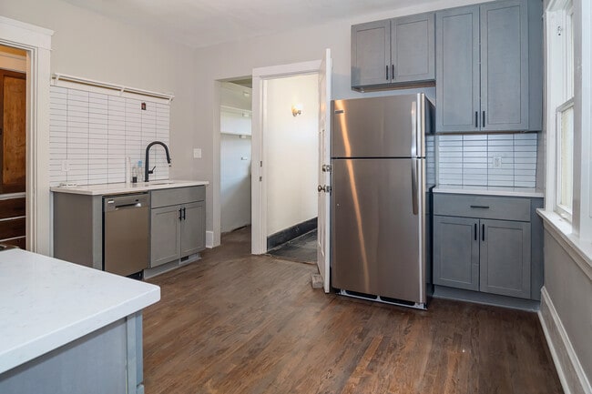 Foto del edificio - 2182 N 51st St