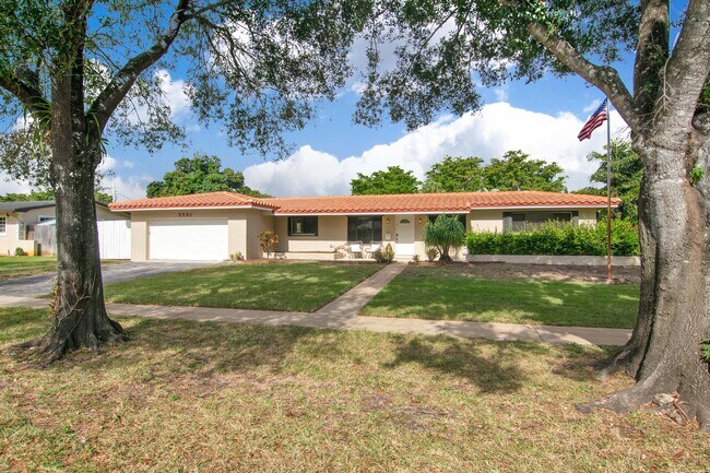Foto del edificio - 5561 SW 2nd Court