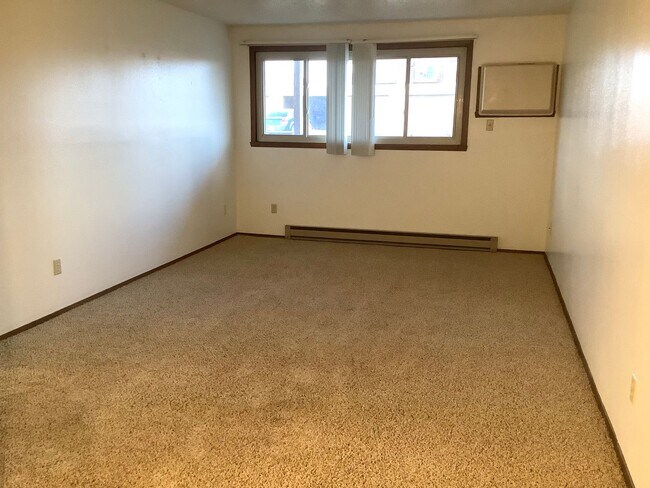 Building Photo - 1814 Prairie Ave - Sharpe