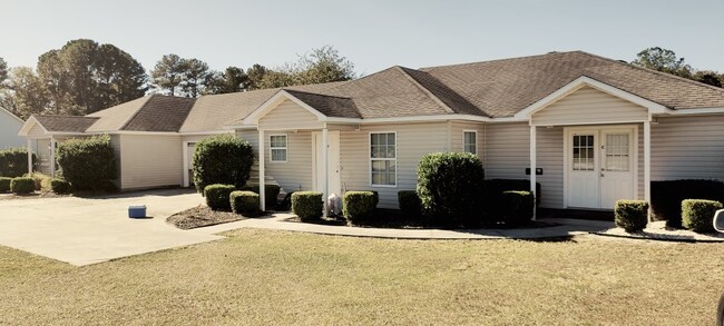 Front of Apartment - 210 Pine St