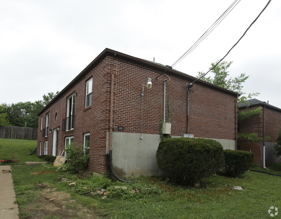 281 Mount Everest Dr, Fenton, MO 63026 Apartments in Fenton, MO