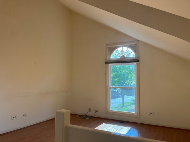 Foto del edificio - 1404 Queensgreen Cir
