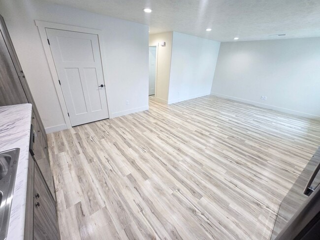 Building Photo - Attention Wood River!