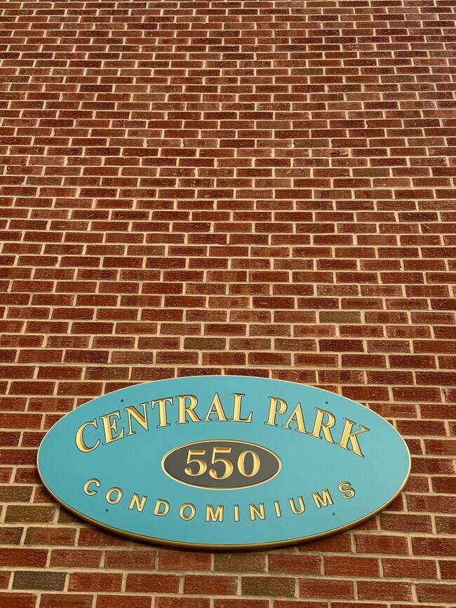 Building Photo - 550 Central Ave