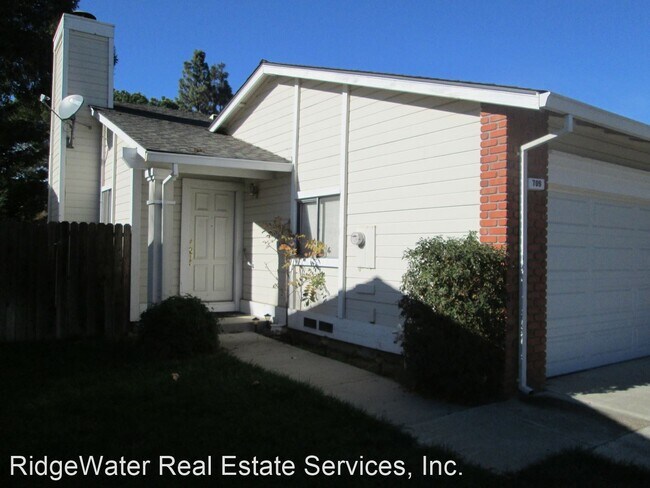 Building Photo - 2 br, 1.5 bath House - 709 Heather Place