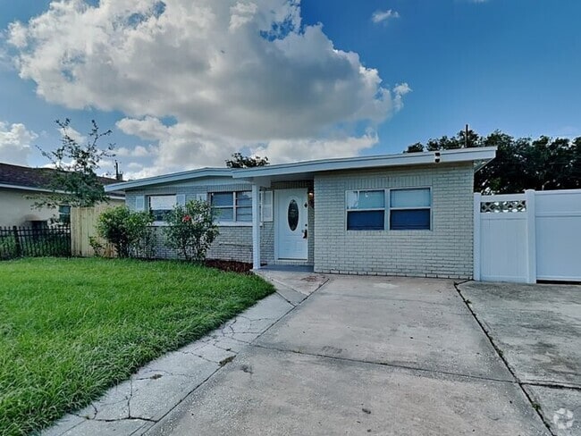 Building Photo - 2514 10th Ave Dr E