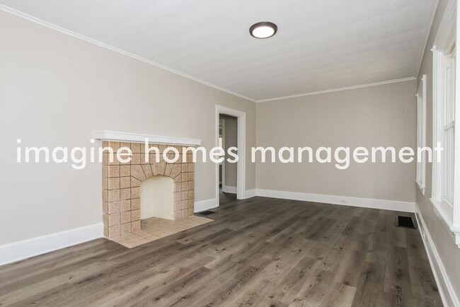 Building Photo - Charming 3 Bedroom in Newport!