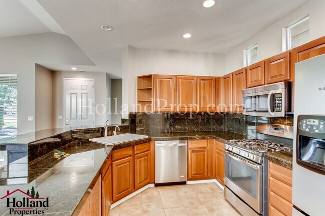 Building Photo - Beautiful Hillsboro Home in Orenco Station!
